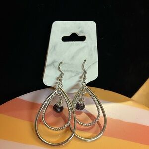 ⭐️ Sliver Tear Drop Earrings